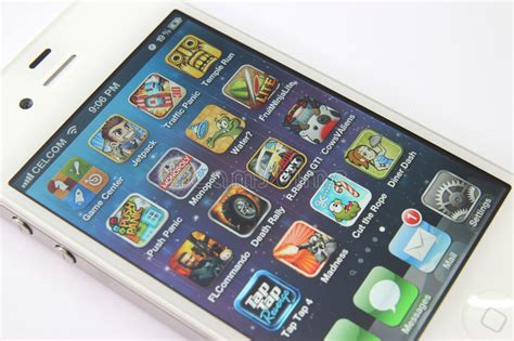 Level up and rise through the battle. Games Apps On White IPhone 4S Editorial Image - Image of ...