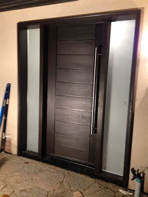 Modern Contemporary Front Entry Fiberglass Door With Multi Point Locks