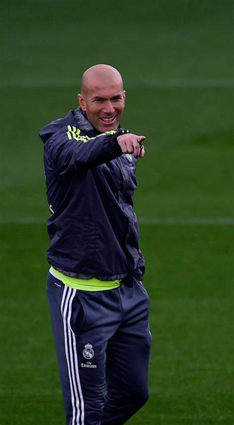 Off topic > zinedine zidane has left real madrid. Zidane reveló por qué James no jugó en el Real Madrid | La ...