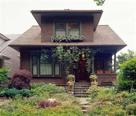 Bungalow Between Eras Arts And Crafts Homes And The Revival Craftsman