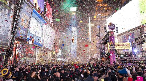 After A Year Like This Expect A Strange New Years Eve Chicago News