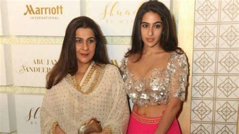Sara Ali Khan Wishes Mom Amrita Singh On Mother S Day I Hope I Can Be 10 Per Cent Of The Woman