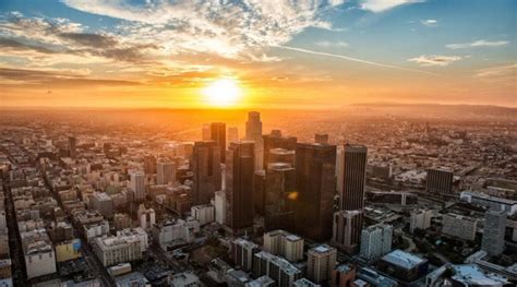 4 Famous Landmarks To Visit In Los Angeles Chartermenow