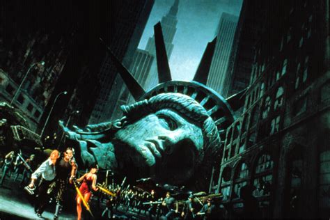 Escape From New York 1981 Movie Reviews Simbasible