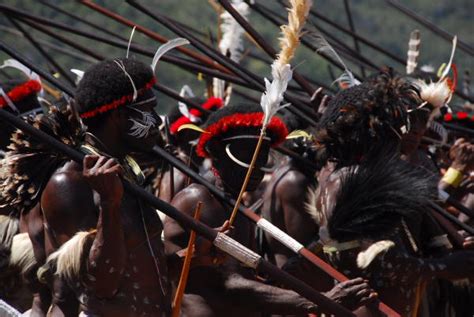 Festival Lembah Baliem Ritual Adu Kekuatan Antar Suku Di Papua