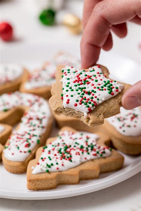 When the season is upon us, it's time to start thinking what cookies to bake for our family, fill up our cookie are you going for a festive cookie to decorate with icing and candies or a more subdued cookie that evokes the season with flavors like cinnamon. Vegan, gluten-free iced holiday shortbread cookies | Recipe | Vegan christmas cookies, Cookie ...