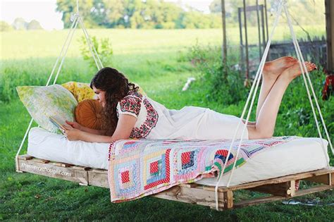 Pallet Patio Ideas To Upcycle Your Summer Upcycle That Pallet Swing