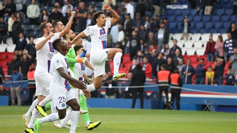 Ligue Des Champions Avant Maccabi Haïfa Psg Marquinhos à La Chasse