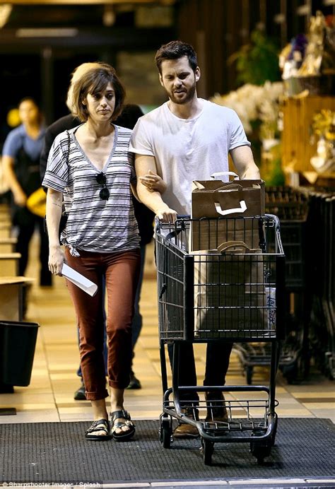 Newly Engaged Lizzy Caplan And Fiance Tom Riley Go Shopping In La Daily Mail Online
