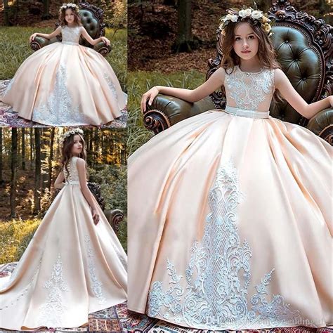 New Arrival Ball Gown Girls Pageant Dresses Lace Applique Jewel Neck