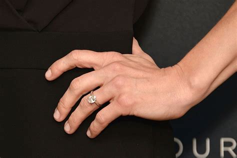 Anna Faris Finally Reveals Her Engagement Ring