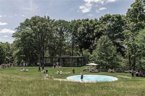 A Summer Visit To Philip Johnson’s Glass House Photos Architectural Digest