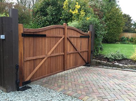 In certain instances, the main purpose of the installation is to keep your beloved pet you can use your electric dog fence not only to keep your dog in but also to keep your dog out of sensitive areas of your property. Iroko Gates | Hardwood Driveway Gates |Oak Driveway Gates ...