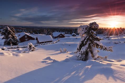 Snowbound Log Cabins At Sunset Shot Near Sjusjoen In The L Flickr