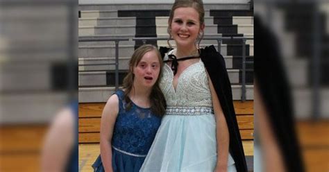 Thoughtful Homecoming Queen Shares Crown With Girl With Down Syndrome Your Daily Dish