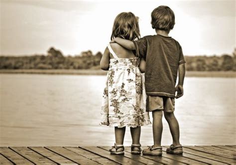 Вітаю тебе з днем друзів і бажаю, щоб твої друзі були найбільш відданими і надійними, а ваша дружба міцнішала. Поздравление с Днем дружбы