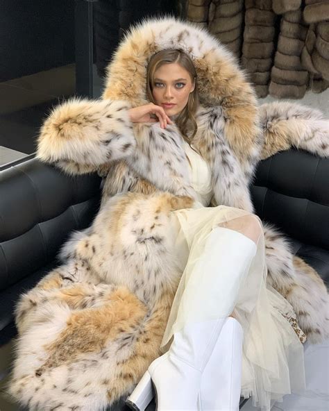 Pin By Glen Christie On Lynx Furs 12 Fur Coats Women Fur Fashion