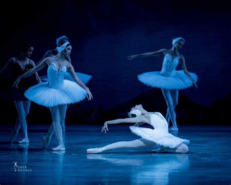 Swan Lake At Mariinsky Theatre With Alina Somova And Danila Korsuntsev