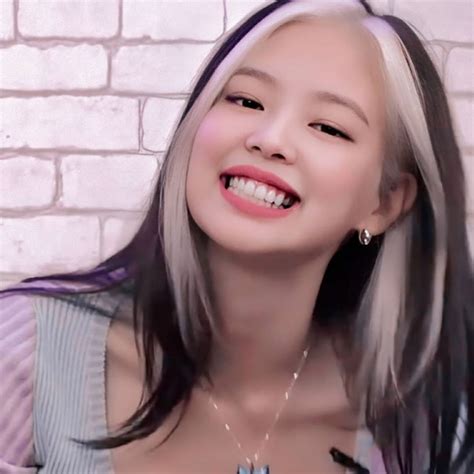 30 Photos Of Blackpink Jennies Two Toned Hair—before She Dyes It