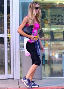 Denise Richards Shows Off Skinny Arms And Legs As She Picks Up Sweet