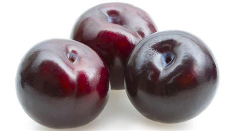 Whats In Season Plums Canadian Food Focus