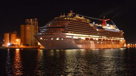 Photos Carnival Cruise Ship Magic Arrives At Port Canaveral