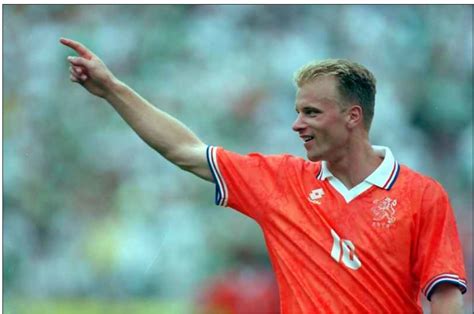 Dennis Bergkamp English File Ficha Deportiva