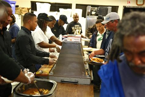 Dvids Images Marines Volunteer At Local Homeless Shelter Image 4 Of 4