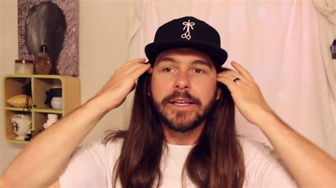 How To Wear A Hat With Long Hair Youtube