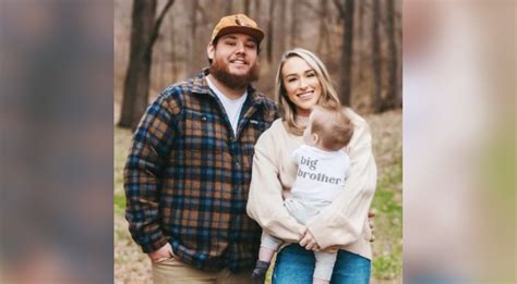 Luke Combs Wife Nicole Opens Up About Second Pregnancy Country Music