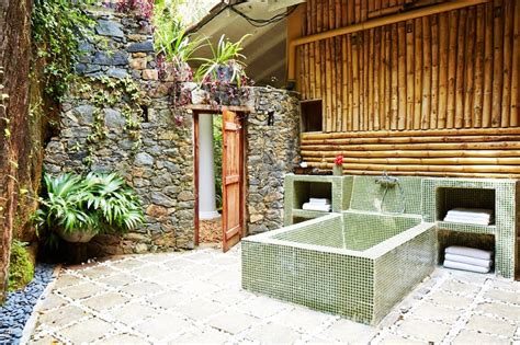 35 Ideas Of Outdoor Bathrooms That Go Into The Wild Part 1