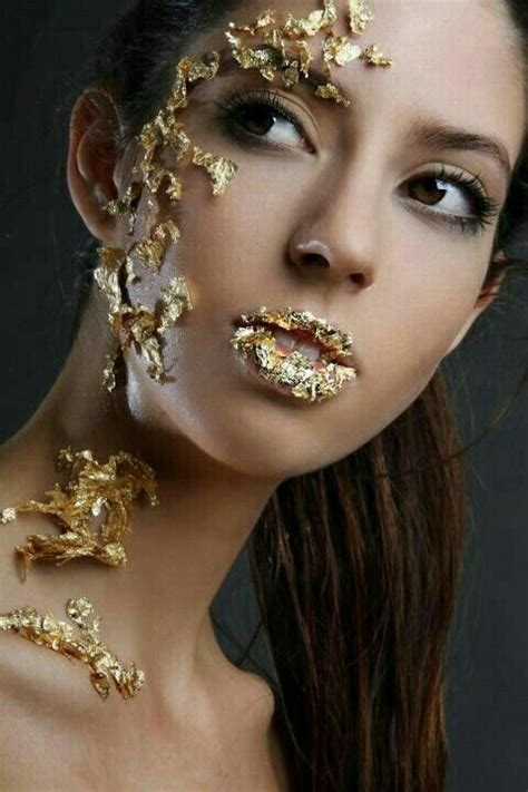 Pin By Arleta Szecówka On Makijaż Gold Makeup Shiny Makeup Gold Face