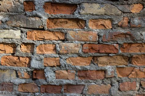 Freeze Damaged Spalling Brick Causes Prevention L Brick Experts