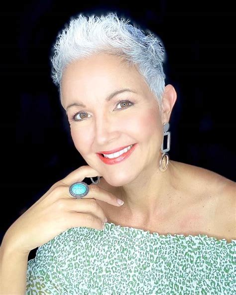 26 Short Spiky Haircuts For Women Over 60 With Sass 2022