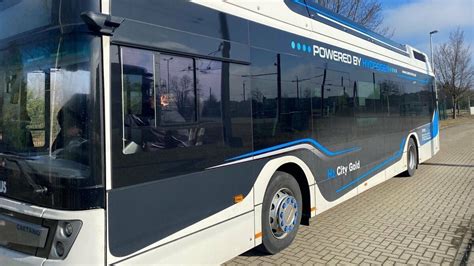 Klimaschutz und Nahverkehr Erster Wasserstoffbus fährt durch Cottbus