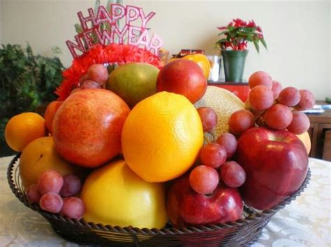 Round Fruits Filipino Way New Year Celebration New Years Traditions