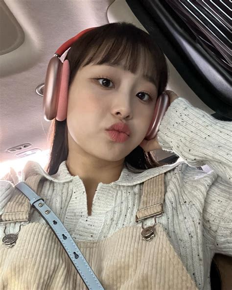 Daily Yae On Twitter Chuu A Former Member Of The K Pop Group Loona