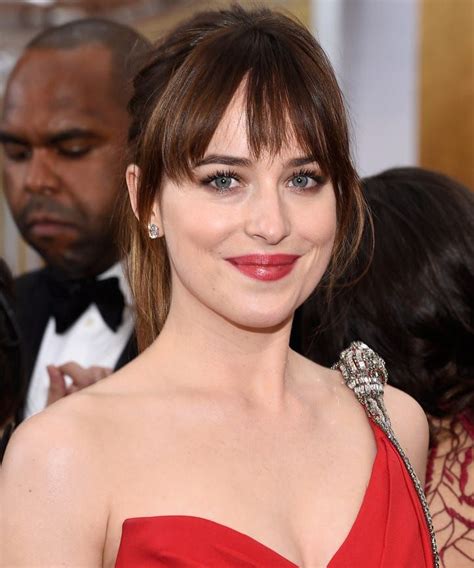 Dakota Johnson Always Does These 5 Beauty Things And No One Has Noticed
