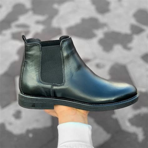 Mens Classic Premium Leather Chelsea Boots In Black