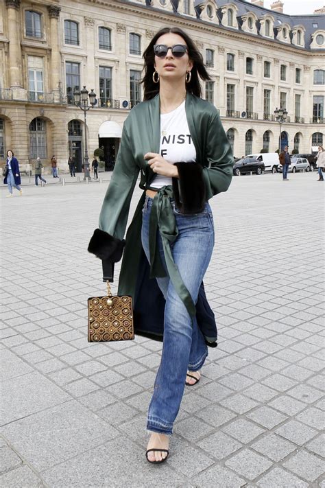 Emily Ratajkowski Street Style Out In Paris 33 2017