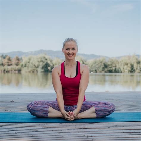 Sitting Cross Legged Yoga Poses To Get Healthy Body 101yogastudio