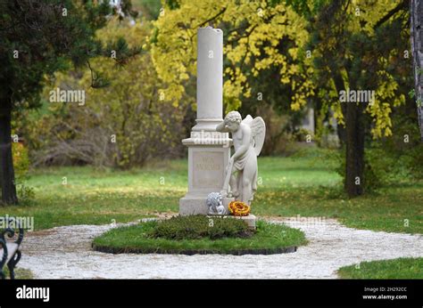 Das Grab Von Wolfgang Amadeus Mozart Auf Dem Friedhof St Marx à Wien
