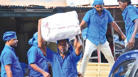^ kozhikode city census 2011 data. Left trade unions tie up with Muslim League