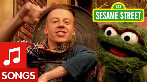 sesame street oscar ft macklemore in grouch thrift shop youtube