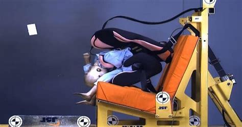 Bayi pun merasa lebih nyaman duduk di dalamnya. Cara Pasang Kursi Bayi Dalam Mobil Yang Benar