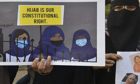 Banned Hijab मुंबईच्या या कॉलेजने केली हिजाब बंदी सांगितलं