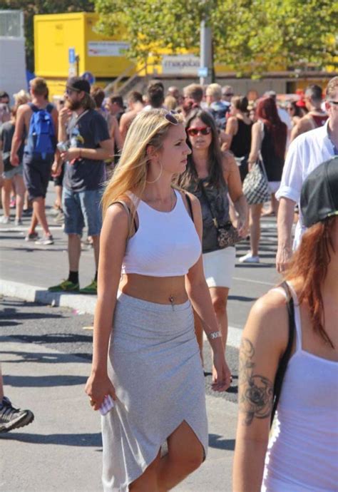 Beautiful And Sexy Girls Spotted In The Street 47 Pics Izismile Com