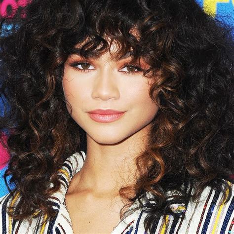 But there's one thing that even the wildest waves, springiest curls, and bounciest coils can agree on: 20 Easily Duplicated Hairstyles for Medium-Length Curly Hair