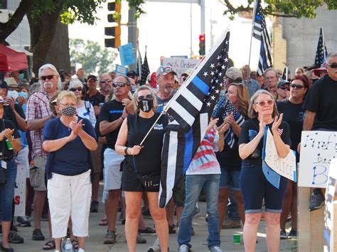 Hundreds rally in Topeka to 'back the blue' in clash with Black Lives
