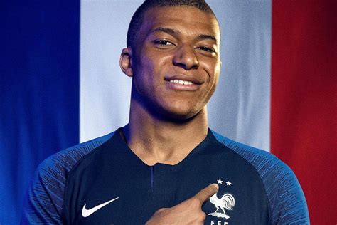 The integrality of the stats of the competition. Kylian Mbappé krijgt unieke sneakers van Nike | Mixed Grill